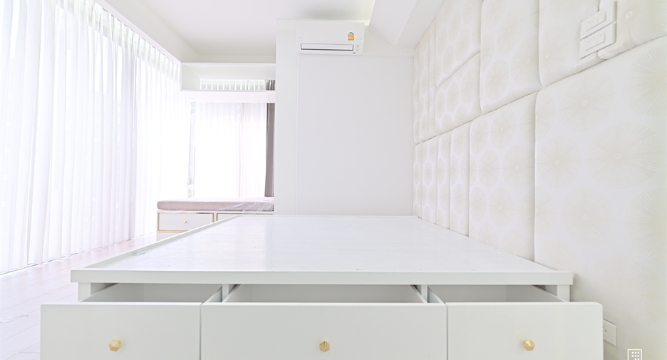 For sale 2 bedrooms condo in Watthana, Bangkok