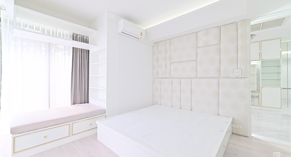 For sale 2 bedrooms condo in Watthana, Bangkok