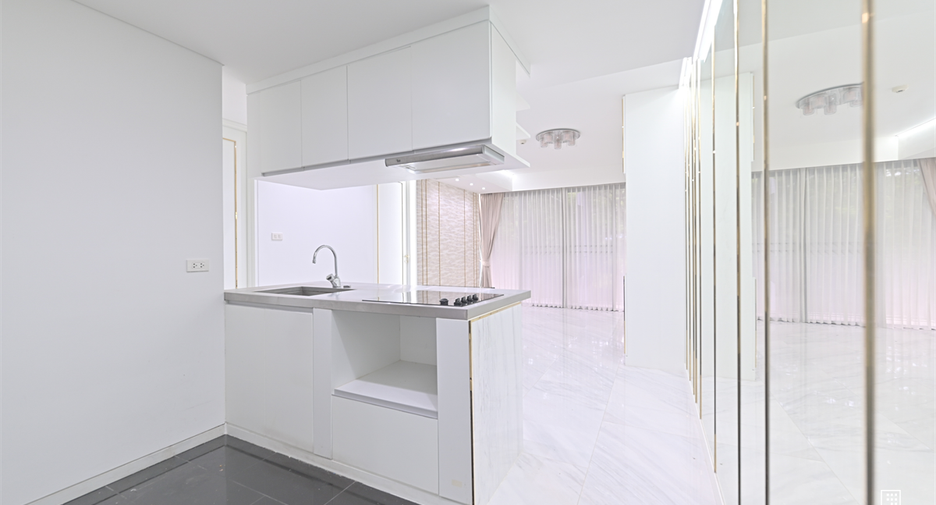 For sale 2 bedrooms condo in Watthana, Bangkok