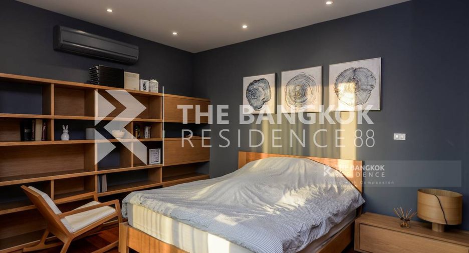For sale 2 ベッドルーム condo in Yan Nawa, Bangkok