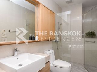 À vendre 2 chambres condo à Yan Nawa, Bangkok
