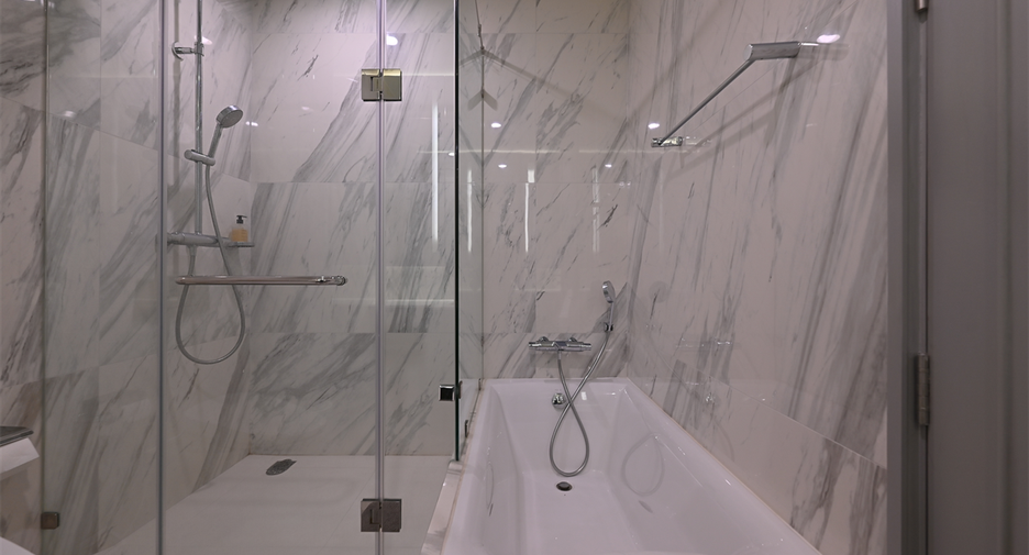For sale 2 bedrooms condo in Pathum Wan, Bangkok