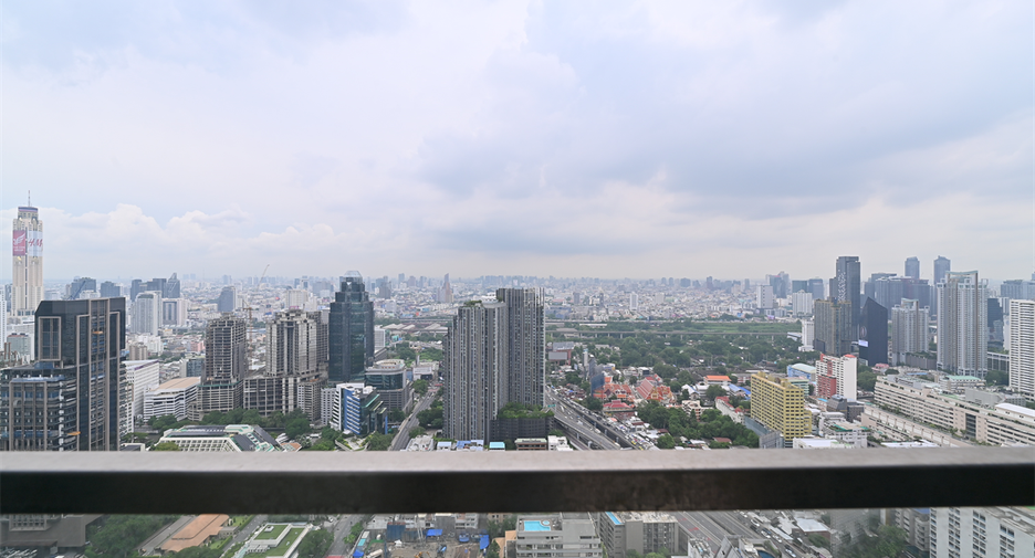 For sale 2 bedrooms condo in Pathum Wan, Bangkok