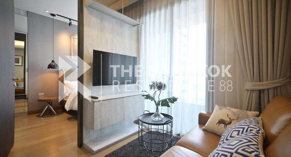 For sale 1 bed condo in Khlong Toei, Bangkok