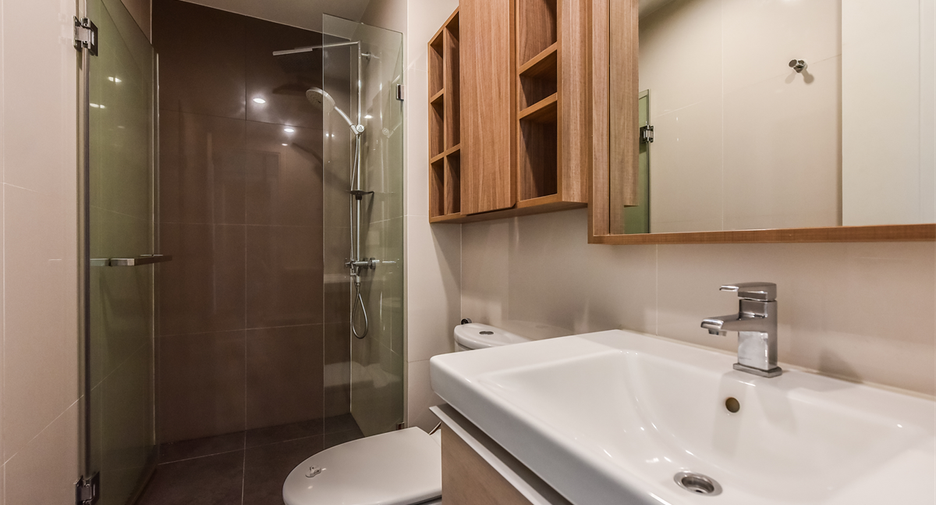 For sale 3 bedrooms condo in Watthana, Bangkok