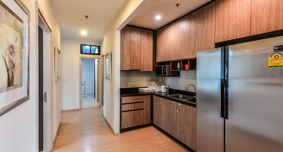 For sale 3 bedrooms condo in Watthana, Bangkok