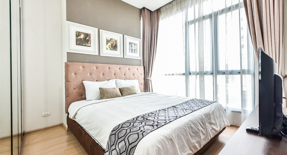 For sale 3 bedrooms condo in Watthana, Bangkok