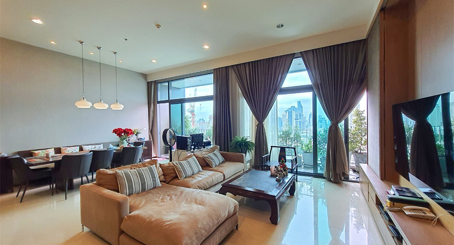For sale 4 ベッドルーム condo in Yan Nawa, Bangkok