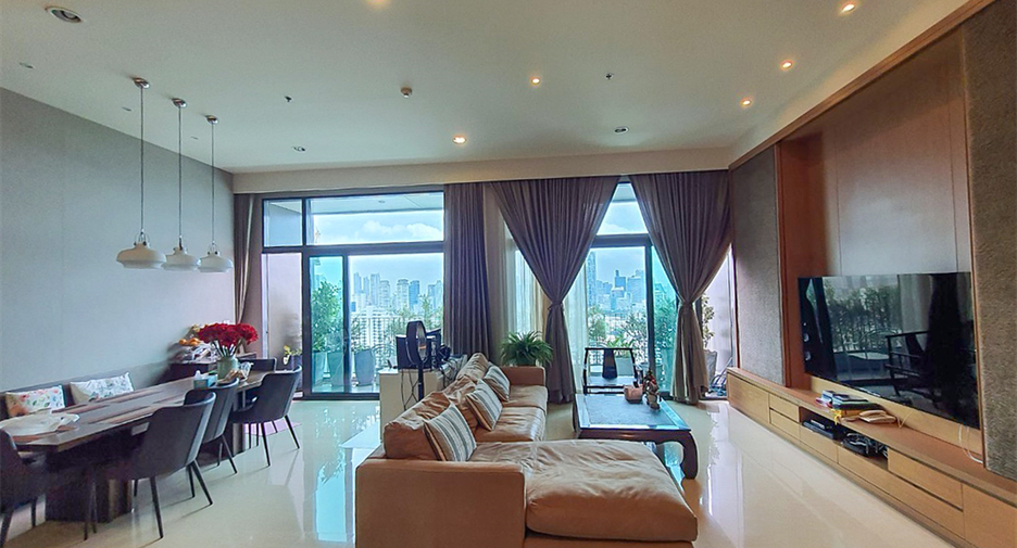 For sale 4 ベッドルーム condo in Yan Nawa, Bangkok