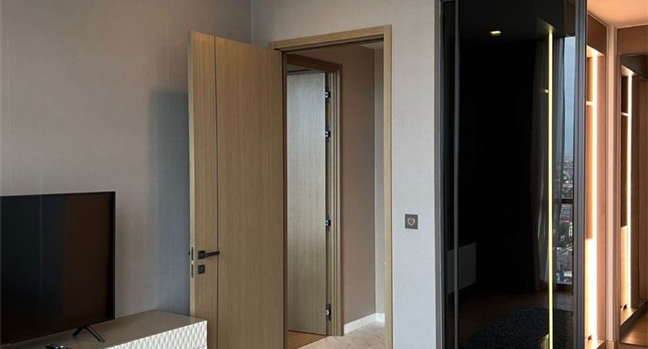 For sale 2 bedrooms condo in Watthana, Bangkok
