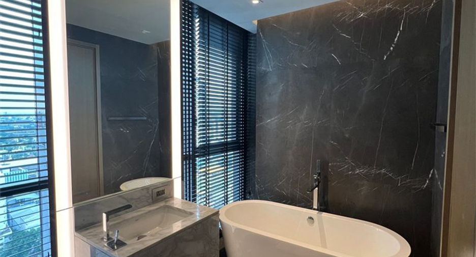 For sale 2 bedrooms condo in Watthana, Bangkok