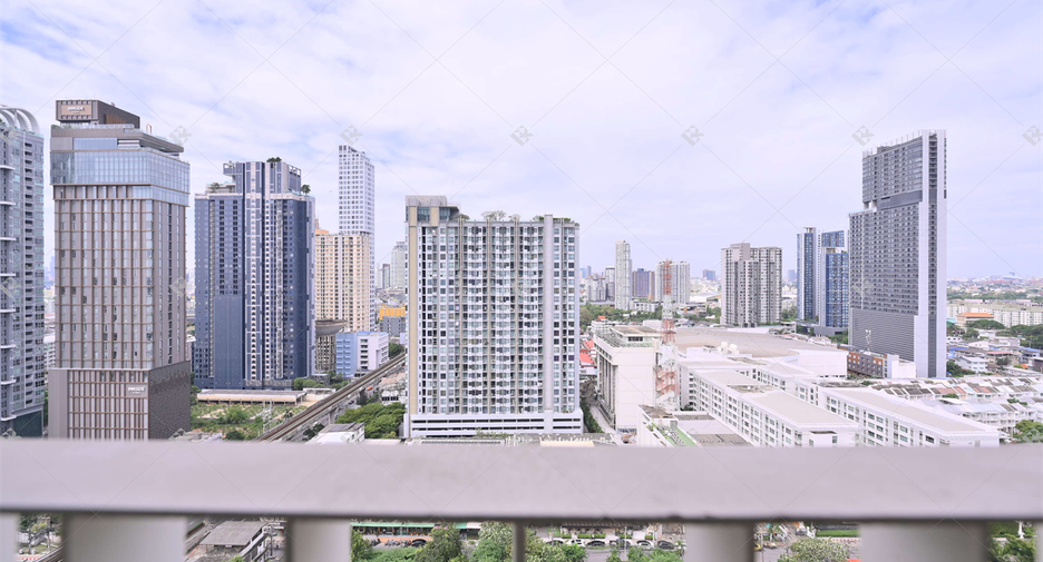 For sale 1 bed condo in Phra Khanong, Bangkok
