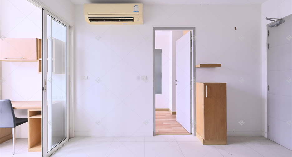 For sale 1 bed condo in Phra Khanong, Bangkok