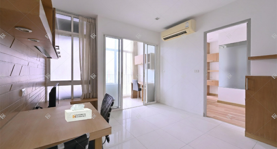 For sale 1 bed condo in Phra Khanong, Bangkok