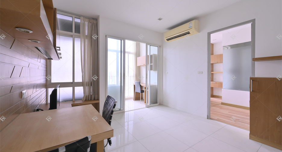 For sale 1 bed condo in Phra Khanong, Bangkok