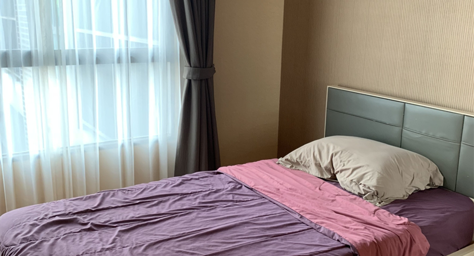 For sale 2 ベッドルーム condo in Phra Khanong, Bangkok