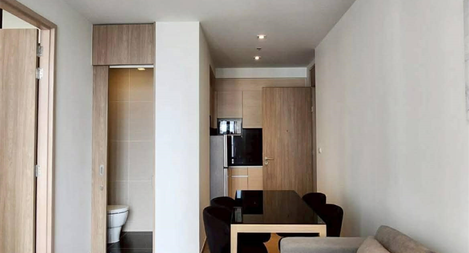 For sale 1 bed condo in Khlong Toei, Bangkok