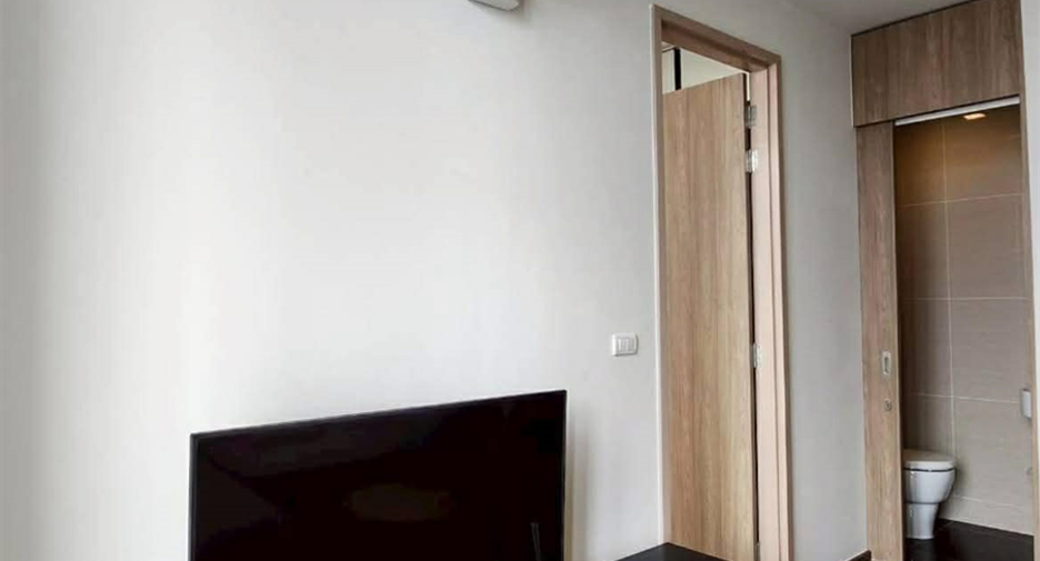 For sale 1 bed condo in Khlong Toei, Bangkok