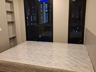 Condo en venta de 3 habitaciones en Phra Khanong, Bangkok
