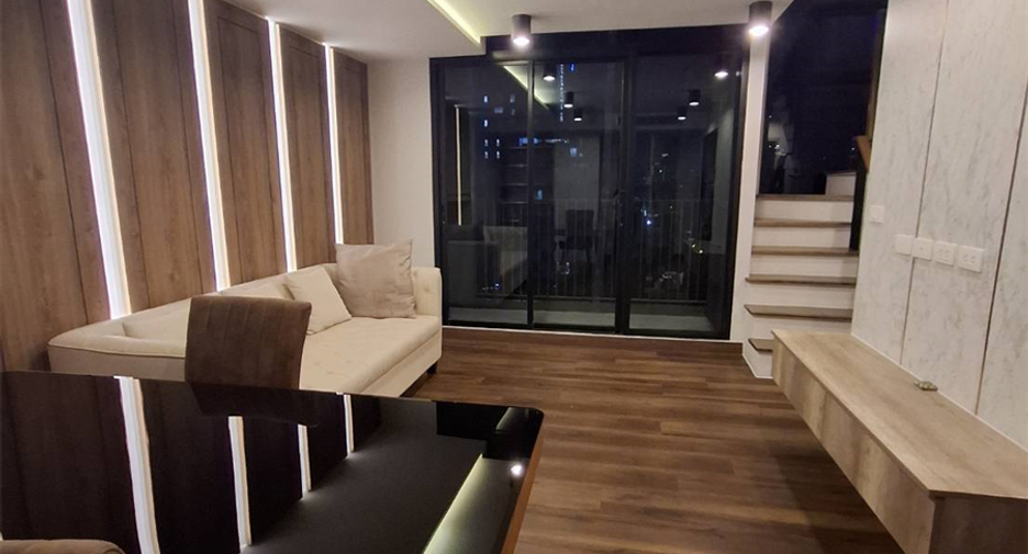 Condo en venta de 3 habitaciones en Phra Khanong, Bangkok