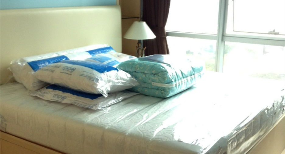 For sale 3 bedrooms condo in Sathon, Bangkok