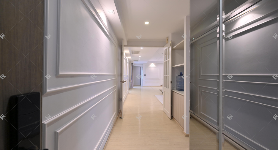 Wohnung zum Kauf mit 3 Zimmer in Khlong Toei, Bangkok