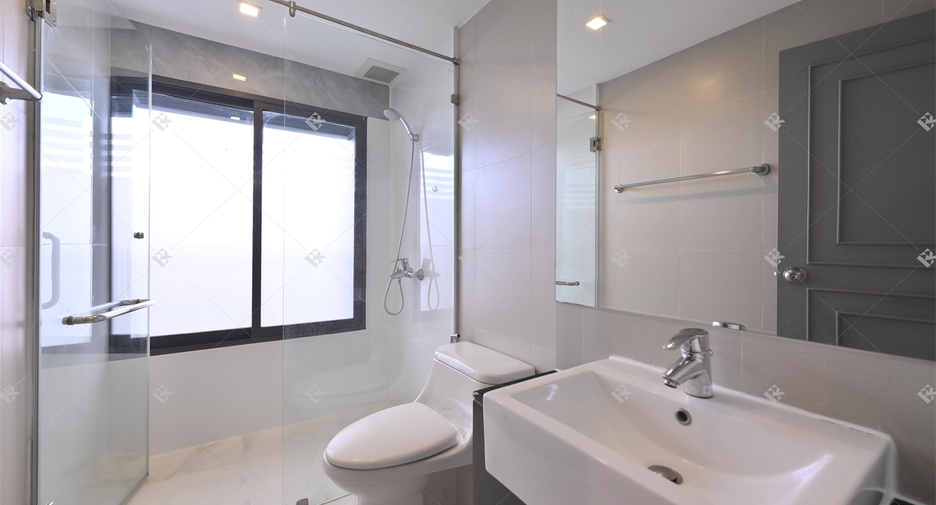 Wohnung zum Kauf mit 3 Zimmer in Khlong Toei, Bangkok