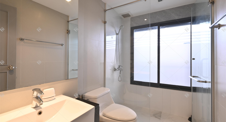 Wohnung zum Kauf mit 3 Zimmer in Khlong Toei, Bangkok