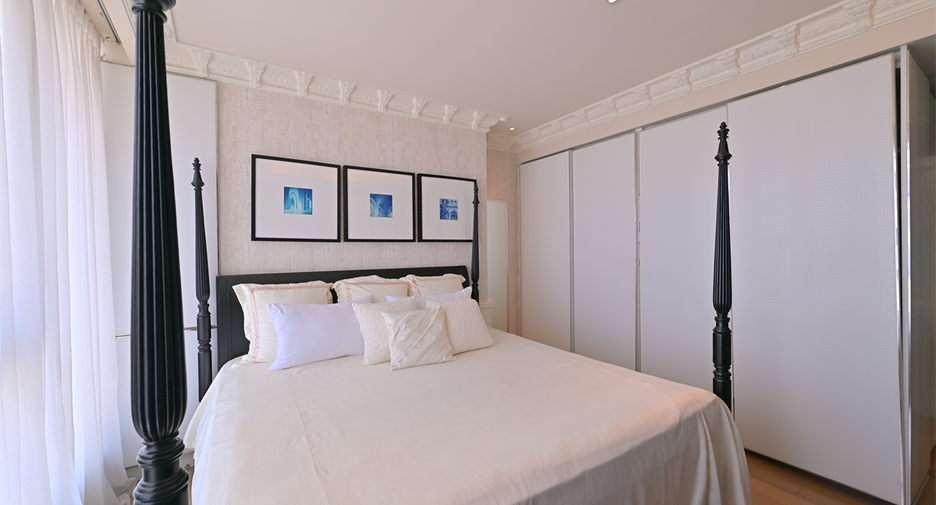 For sale 3 bedrooms condo in Khlong Toei, Bangkok