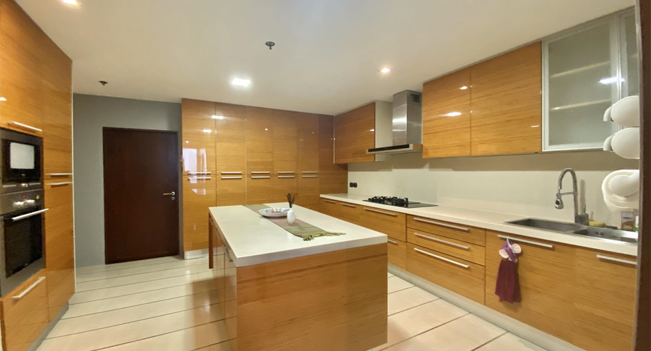 À vendre 3 chambres condo à Watthana, Bangkok