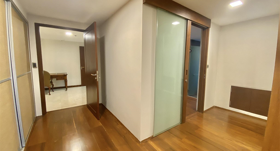 À vendre 3 chambres condo à Watthana, Bangkok