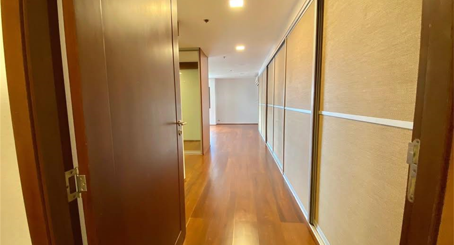 À vendre 3 chambres condo à Watthana, Bangkok