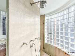 For sale 3 bedrooms condo in Pathum Wan, Bangkok