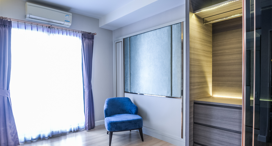 For sale 2 bedrooms condo in Sathon, Bangkok
