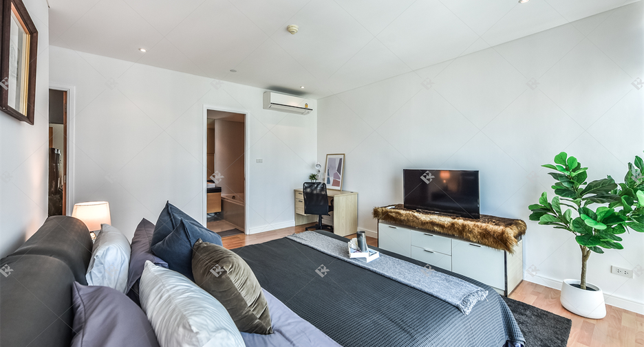 For sale 2 bedrooms condo in Khlong Toei, Bangkok