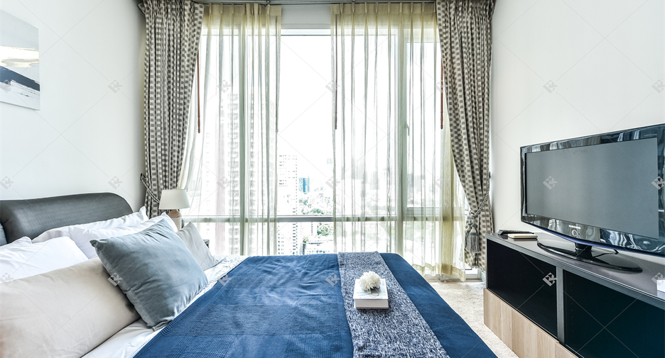 For sale 2 bedrooms condo in Khlong Toei, Bangkok