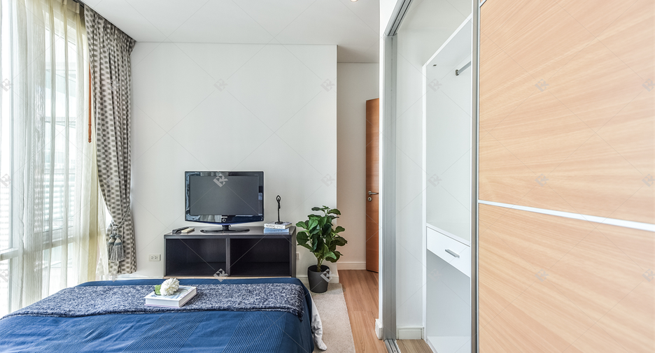 For sale 2 bedrooms condo in Khlong Toei, Bangkok