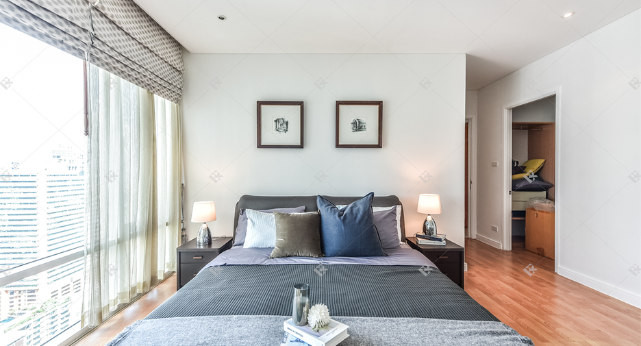 For sale 2 bedrooms condo in Khlong Toei, Bangkok
