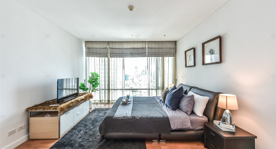 For sale 2 bedrooms condo in Khlong Toei, Bangkok