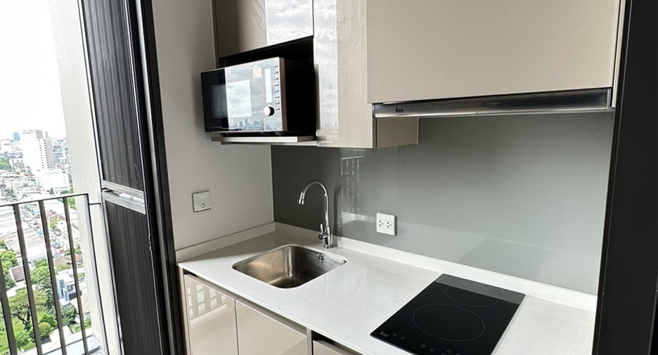 For sale 1 bed condo in Bang Na, Bangkok
