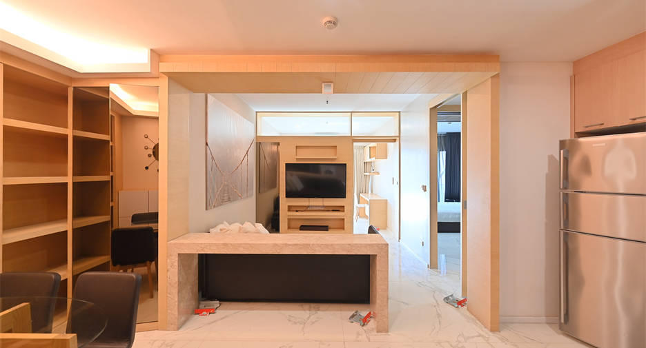 For sale 2 bedrooms condo in Khlong Toei, Bangkok