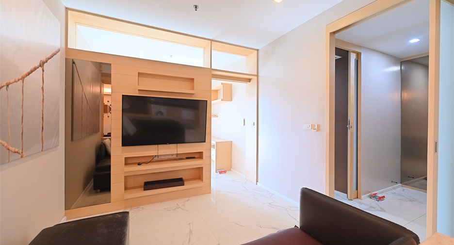 For sale 2 bedrooms condo in Khlong Toei, Bangkok
