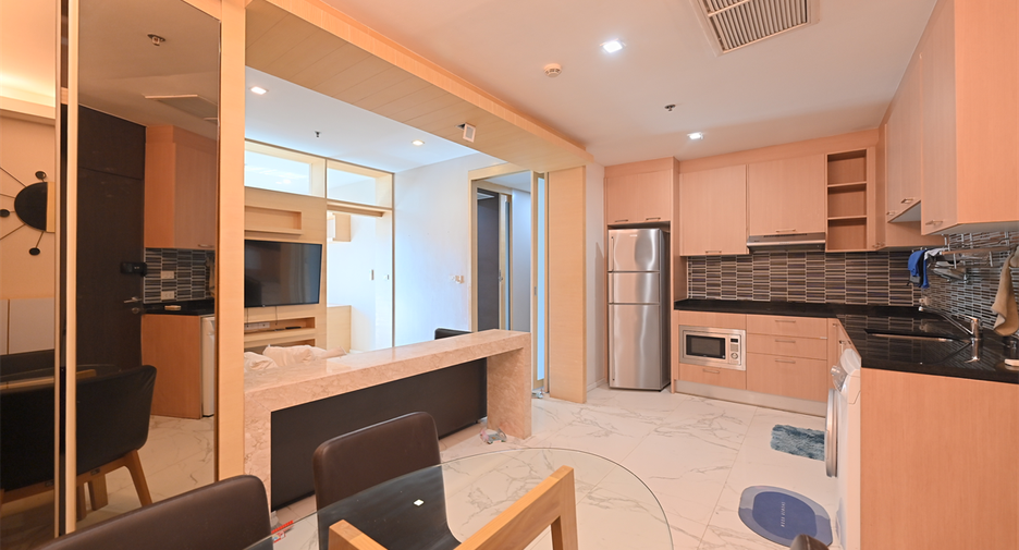For sale 2 bedrooms condo in Khlong Toei, Bangkok