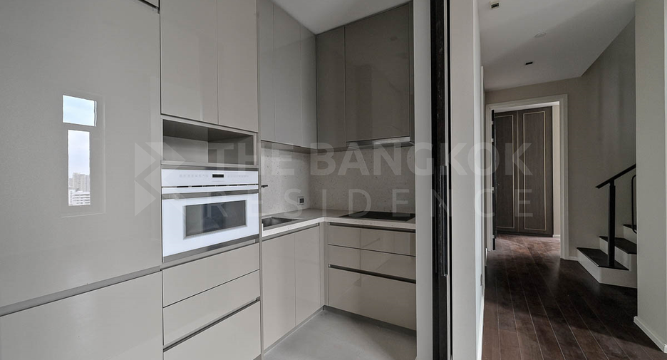 Condo en venta de 3 habitaciones en Khlong Toei, Bangkok