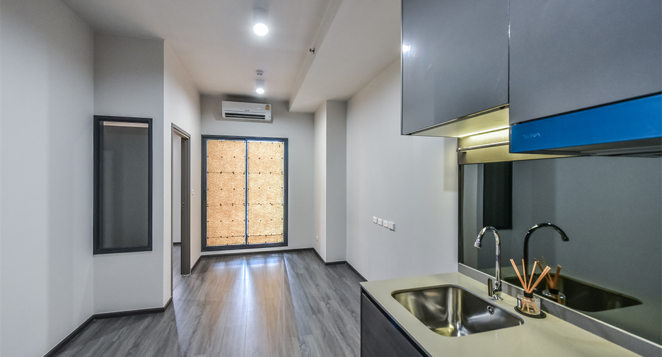 For sale 1 bed condo in Khlong Toei, Bangkok