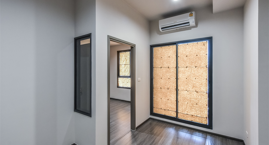 For sale 1 bed condo in Khlong Toei, Bangkok