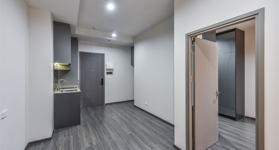 For sale 1 bed condo in Khlong Toei, Bangkok
