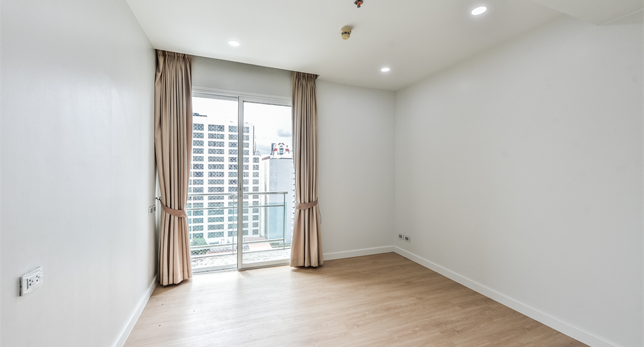 For sale 2 ベッドルーム condo in Watthana, Bangkok