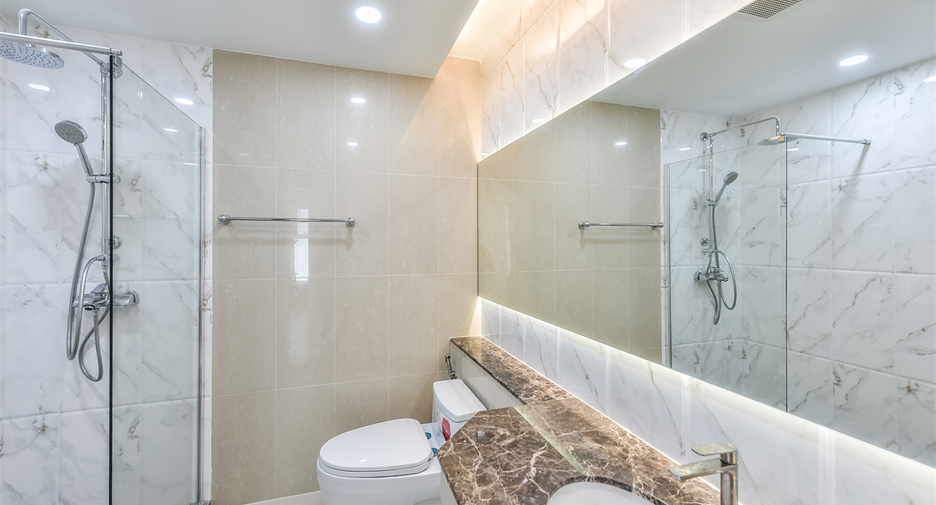 For sale 2 ベッドルーム condo in Watthana, Bangkok