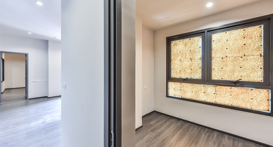 For sale 3 bedrooms condo in Khlong Toei, Bangkok